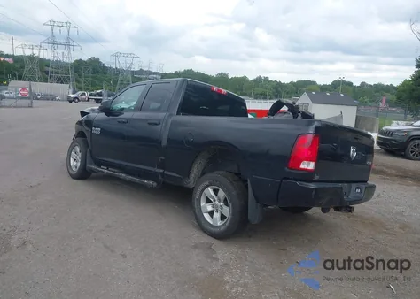 2017 Ram 1500 Express 4X4 6'4 Box z USA, uszkodzony, nr VIN 1C6RR7FG9HS857676